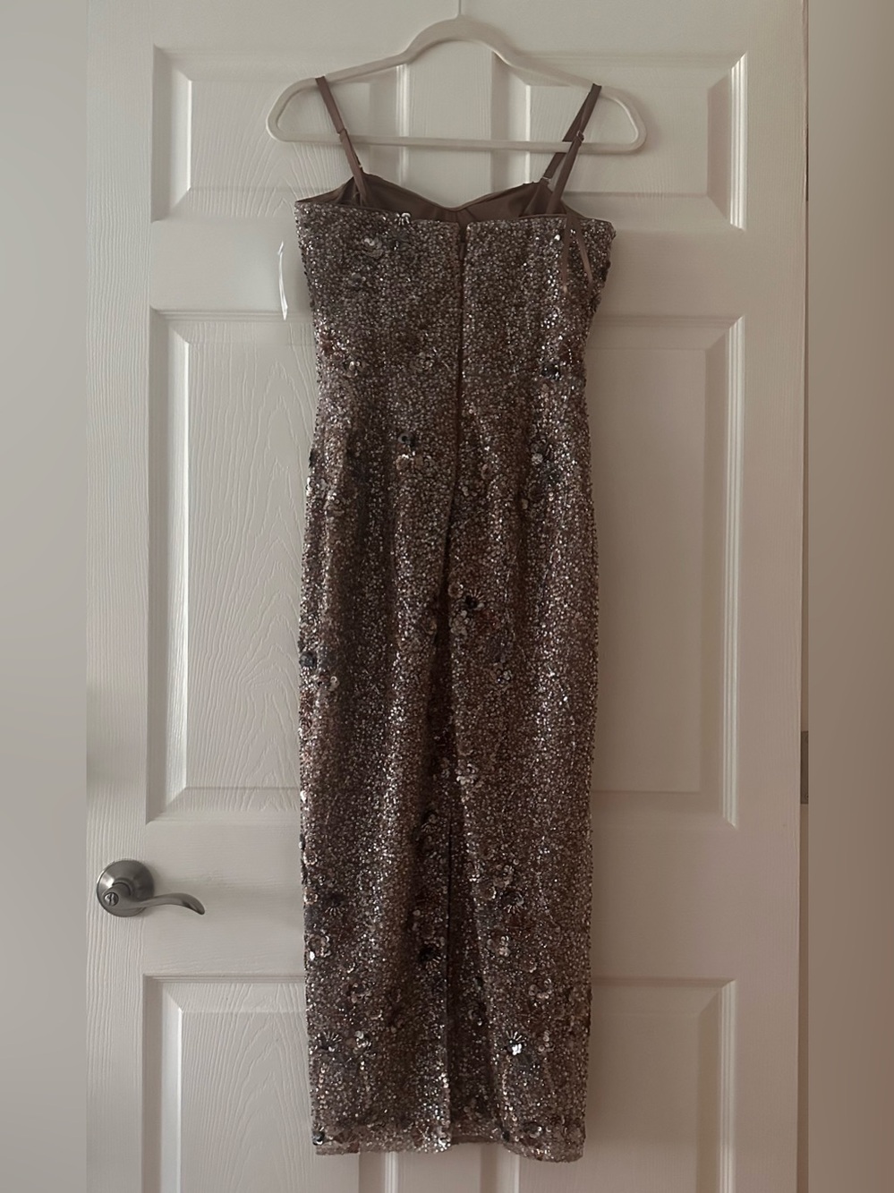 Dress the Population
Strapless Sweetheart Bodycon Tea Length
Dress - Picture 6 of 8